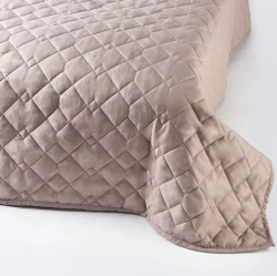 Quilted bedspreads for adults made of cotton, mixed fabrics of top with synthetic filling, "swan down", from mixed fabrics