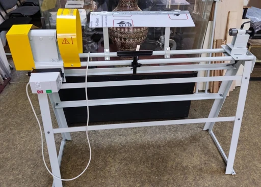 Universal Wood Lathe Training Machine DOS-T1000U