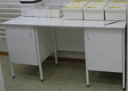 Laboratory table (type 3)