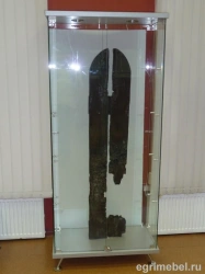 Vertical display case/BB-1