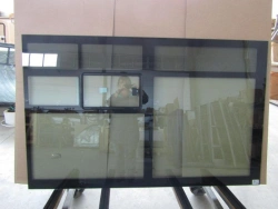 Sidewall window glass left with vent GAZ A67R42-5403093