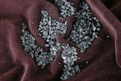 Antimony (III) sulphide for thin layer optics