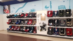 Metal shelving unit