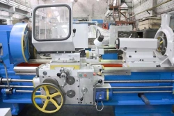Screw Centre Lathe 1M63H