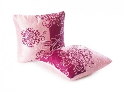 Decorative pillowcases of knitted fabrics