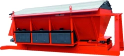 Moisturised spreader "???-7.6" for dump truck