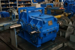 Three-stage gearbox of drive unit for ??? ??-58