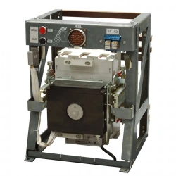 Circuit breakers type E06V-41 for rated currents from 250 A to 1000 A for rated voltage up to 660 V AC currents