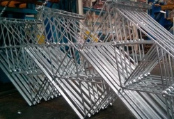 Pedestrian restraining and limiting fences, guardrails