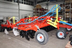 Disc-cultivator sowing complex "Agrator DK-7200"