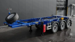 Three-axle semitrailer for transporting 20-foot tank-containers (model 9453-0000010-30)