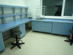Chemistry laboratory table with plumbing (on rectangular pipe)