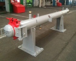 Devices of launching and receiving chambers of cleaning and diagnostic means of UZP type for oil pipelines