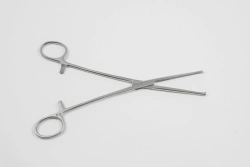 VZ-Z-31, Haemostatic clamp, single- and double-toothed, toothed, straight No. 3, 200 mm