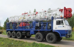 Self-propelled lifting unit for well repair and drilling APR-80S