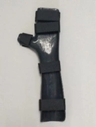 Plastic rigid wrist brace with thumb restraint Sh-5016