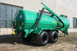 Machine for liquid organic fertiliser application MZh-11