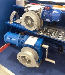 Electric winch for outboard gangway