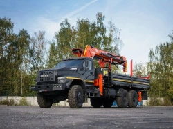 Special purpose vehicle with hydraulic loading crane of MKMA type on the basis of URAL 4320 and its modifications U0K07N-U5