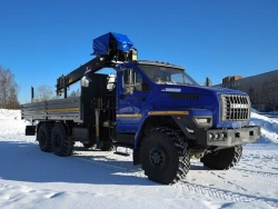 Special purpose vehicle with hydraulic loading crane of KMA type on the basis of URAL 4320 and its modifications U0K02N-UE