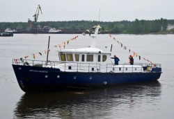 Service travelling boat Yaroslavets-M Project 02220 for use as a service travelling boat, pleasure boat, for delivery of crab.