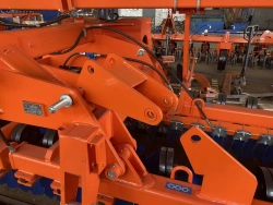 Semi-trailed disc mulcher DM-3,2