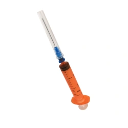 Single-use three-detail sterile injecting syringe with Luer tip, light-protected, 3 ml capacity with needle