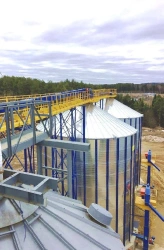 Flat-bottom hopper BZP ventilated