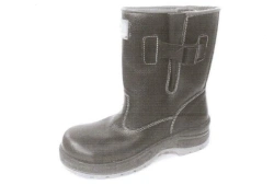 Special leather half-boots with heat-resistant oil and petrol resistant soles for protection against thermal risks of electric a