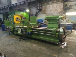 Turning and screw-cutting machine tool RT117F1-5