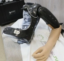 Prosthesis after shoulder dislocation with electromechanical drive and contact control system