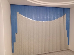 Plastic and fabric vertical multifacture blinds