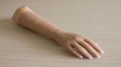 Cosmetic forearm prosthesis