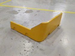 Right-hand side trim plate C70P52