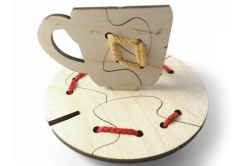 Lacing game "Cup and saucer"