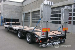 Semi-trailer low-bed flatbed two-axle TP-236