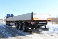 Flatbed semi-trailer flatbed triaxial SP-361