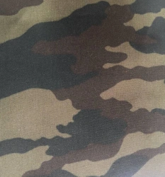 Camouflage-coloured cotton-polyester suit twill, article C 40 BYU