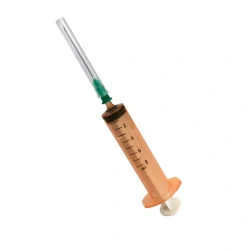 Single-use three-detail sterile injecting syringe with Luer tip, light-protected, 8 ml capacity with needle