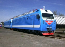 Mainline electric locomotive EP1M