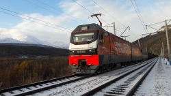 ELECTRIC FREIGHT LOCOMOTIVE 2ES7