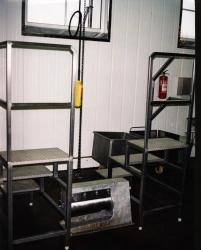 Device for skinning of skins USHS-4.