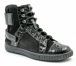 Complex orthopaedic boots without insulated lining
