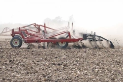 SALFORD 550 series field cultivator