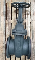 Steel wedge gate valve with sliding spindle and handwheel RN 1,6 MPa DN 200