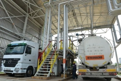Synthetic acetic acid