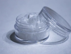 Barium fluoritriate for vacuum spraying