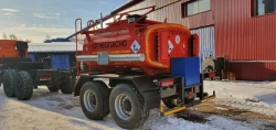 Tank trailer for petroleum products and mechanised refuelling with fuel delivery measurement 4671S7-10