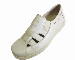 Low-complexity orthopaedic footwear, without insulated lining, adult, male.