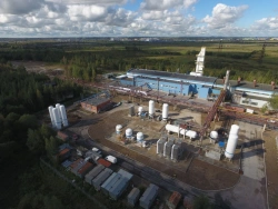Cryogenic air separation unit